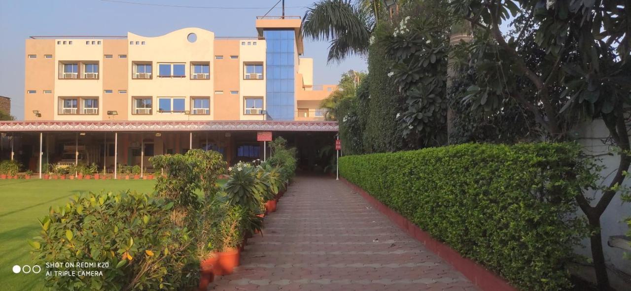 Ruchishree Garden Hotel Ujjain Exterior photo