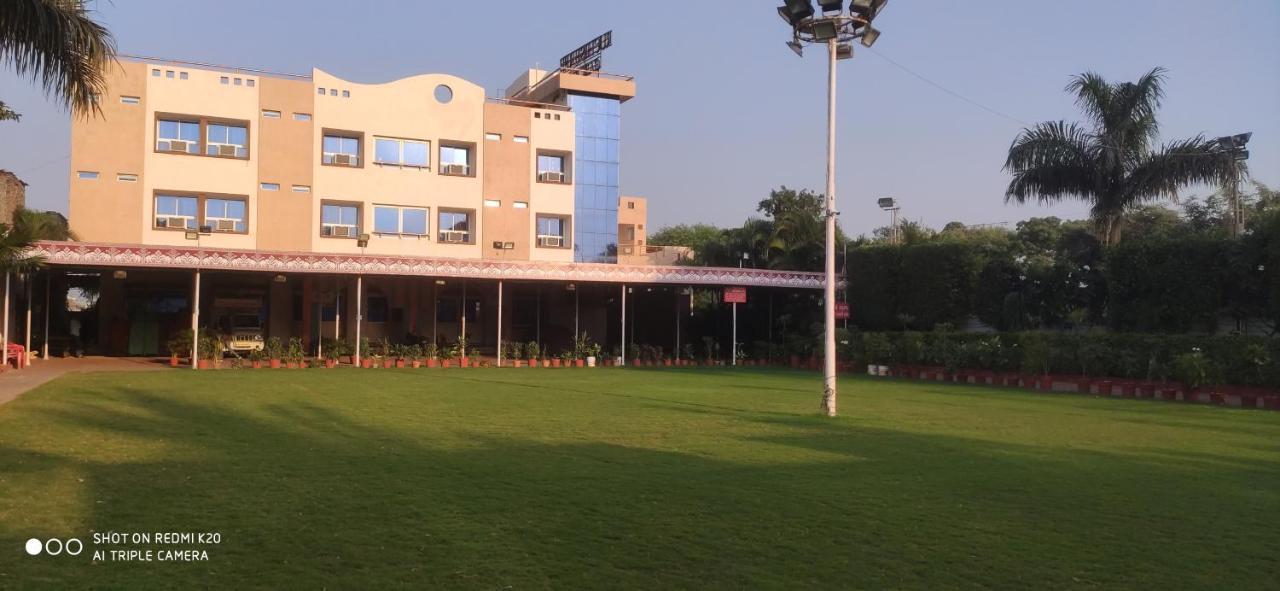 Ruchishree Garden Hotel Ujjain Exterior photo